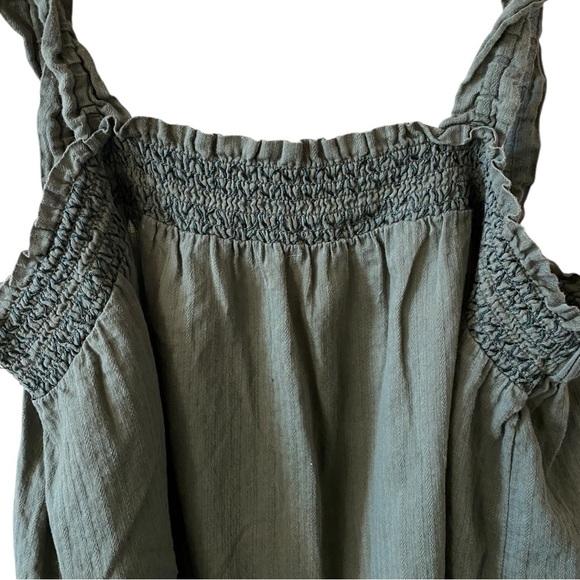 Banana Republic Green Smocked Tank Top - Picture 2 of 4